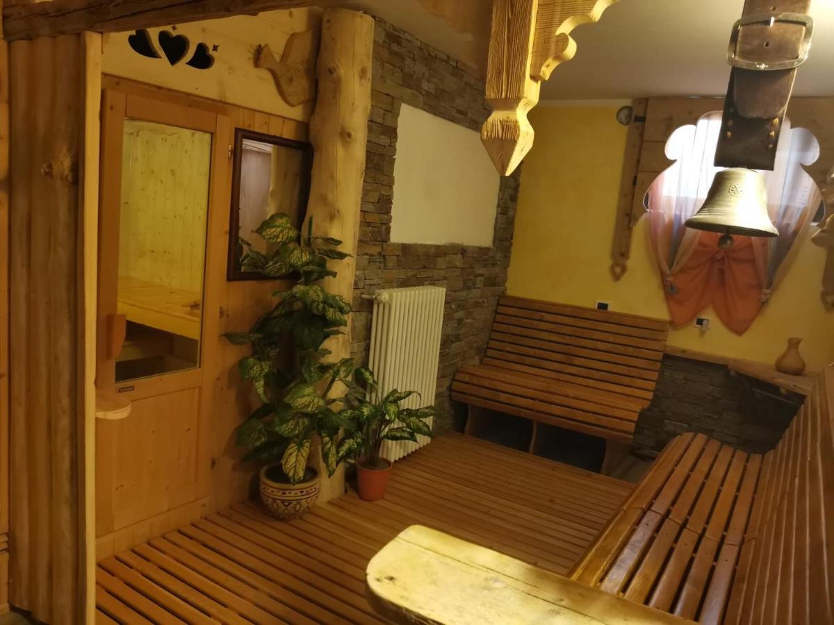 Garni Defrancesco Hotel กัมปีเตลโลดีฟัสซา ภายนอก รูปภาพ