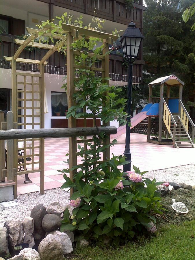 Garni Defrancesco Hotel กัมปีเตลโลดีฟัสซา ภายนอก รูปภาพ
