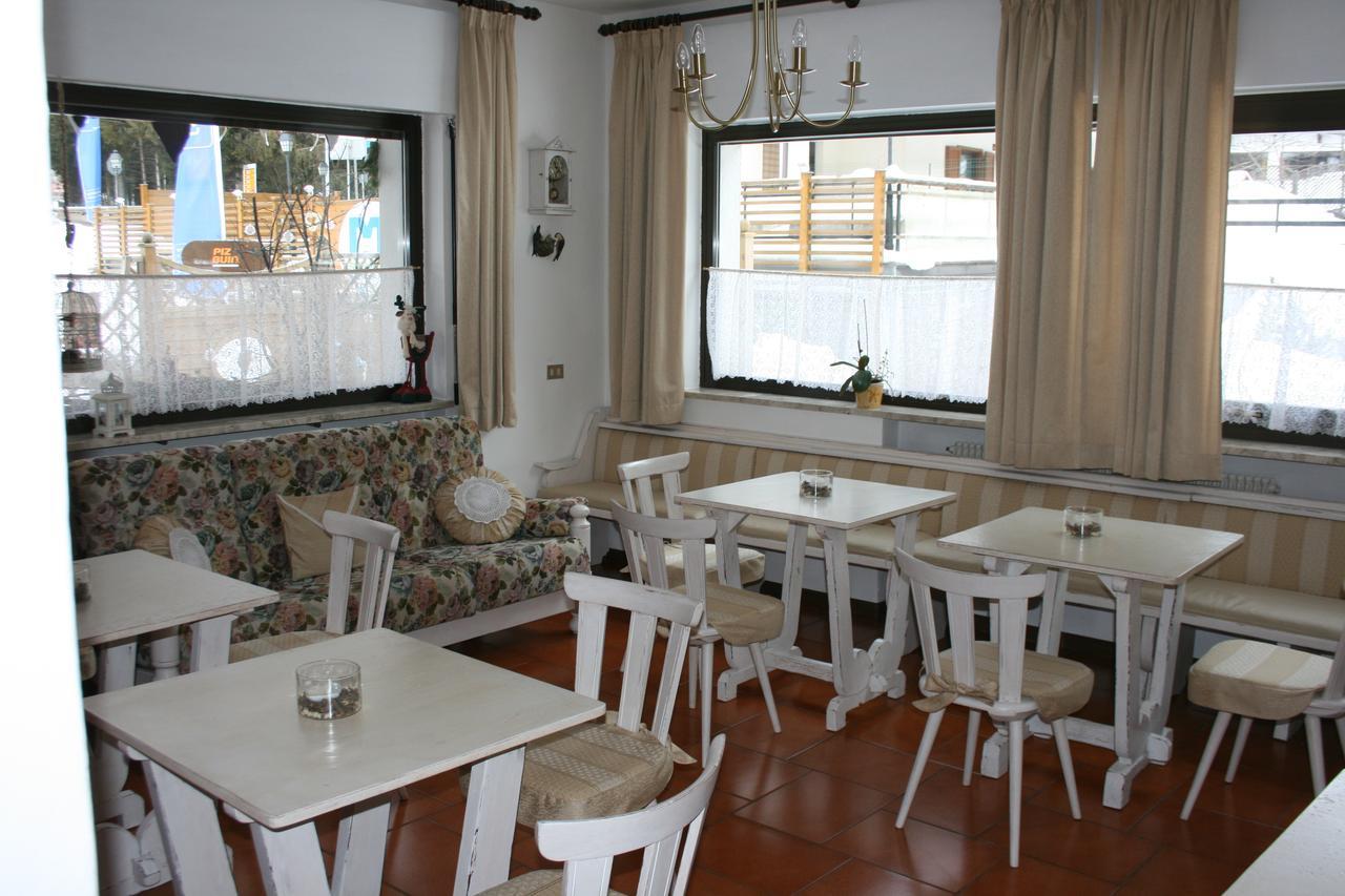 Garni Defrancesco Hotel กัมปีเตลโลดีฟัสซา ภายนอก รูปภาพ