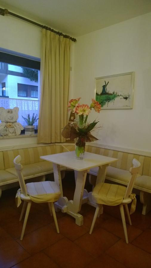 Garni Defrancesco Hotel กัมปีเตลโลดีฟัสซา ภายนอก รูปภาพ