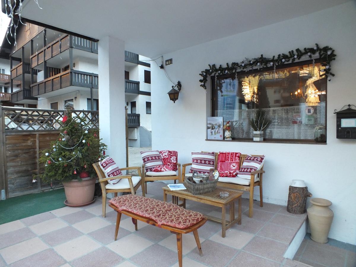Garni Defrancesco Hotel กัมปีเตลโลดีฟัสซา ภายนอก รูปภาพ