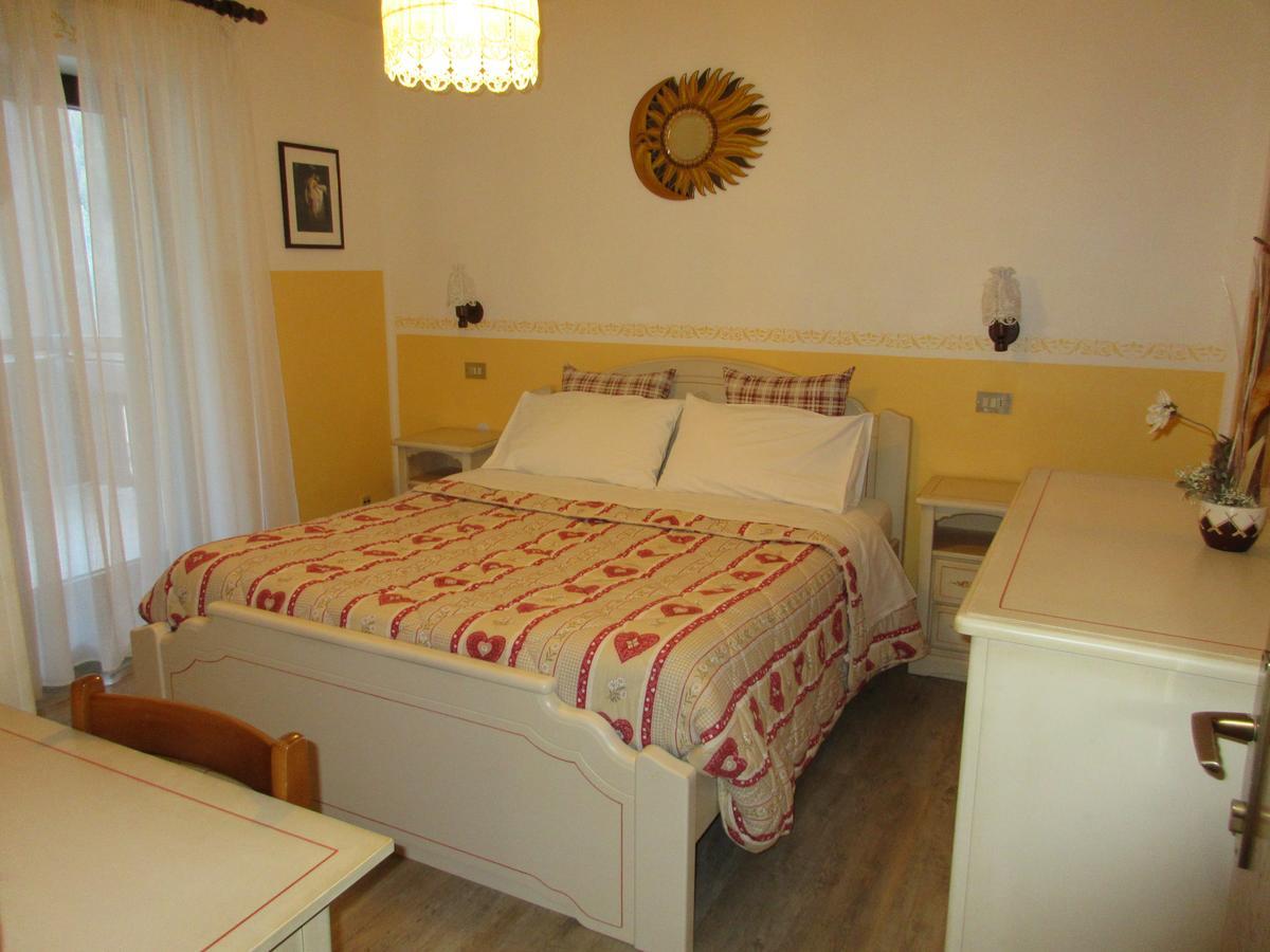 Garni Defrancesco Hotel กัมปีเตลโลดีฟัสซา ภายนอก รูปภาพ