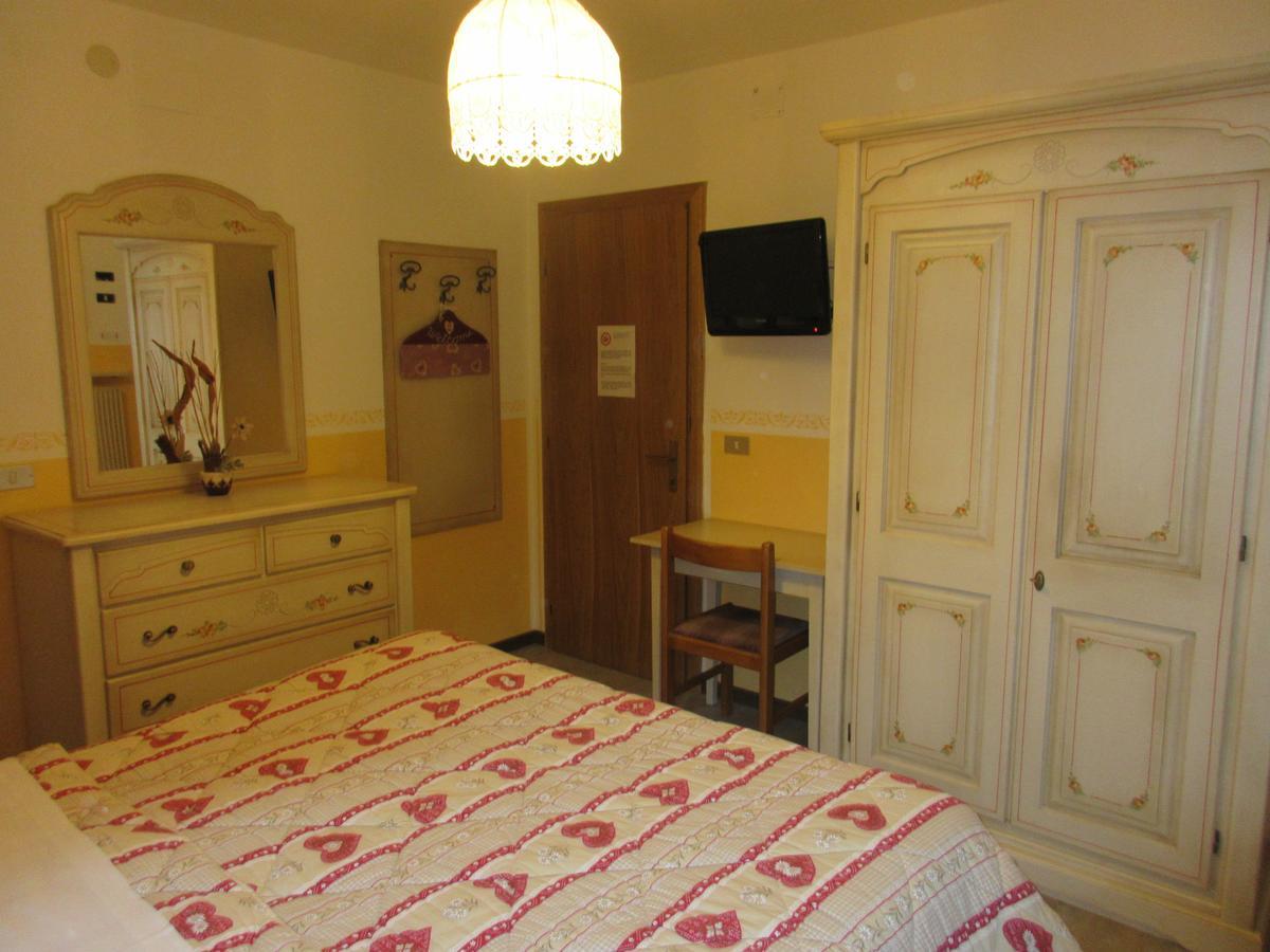 Garni Defrancesco Hotel กัมปีเตลโลดีฟัสซา ภายนอก รูปภาพ
