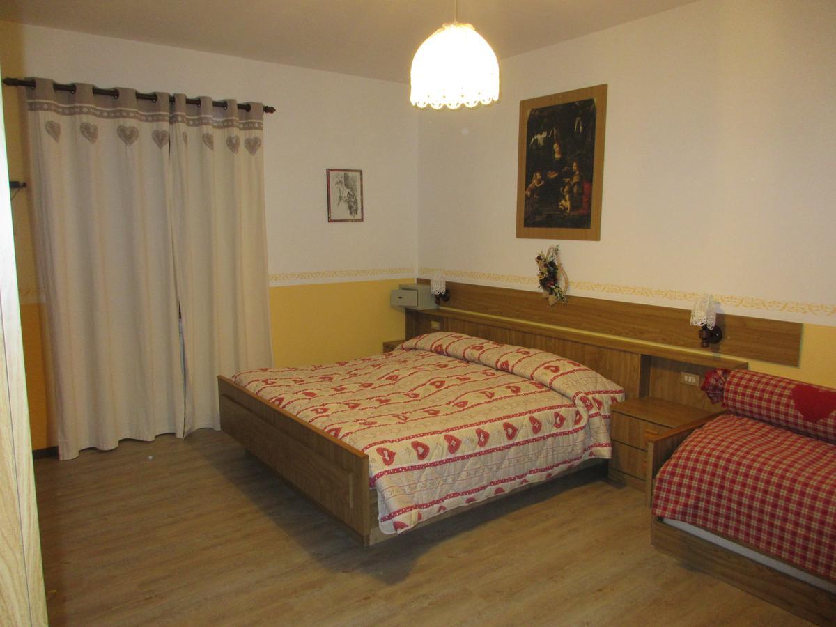 Garni Defrancesco Hotel กัมปีเตลโลดีฟัสซา ภายนอก รูปภาพ