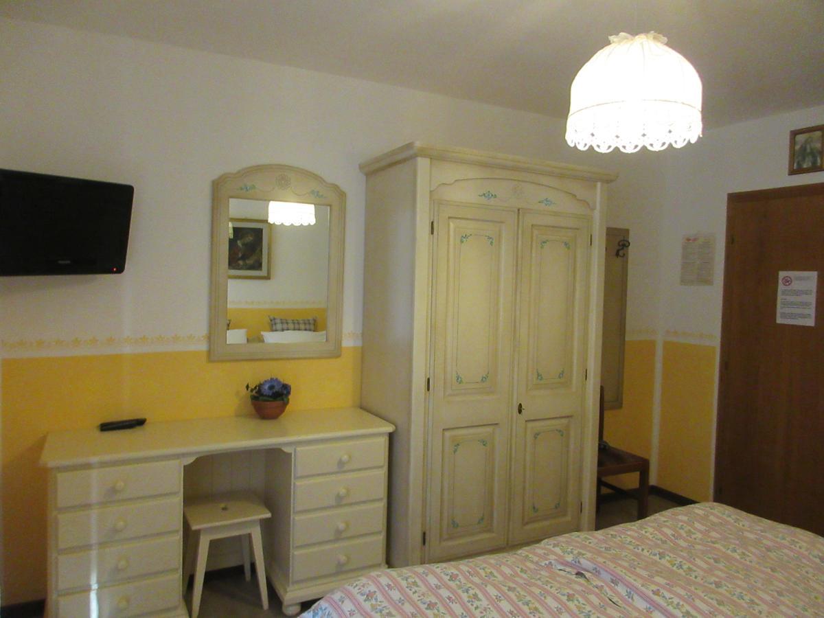 Garni Defrancesco Hotel กัมปีเตลโลดีฟัสซา ภายนอก รูปภาพ